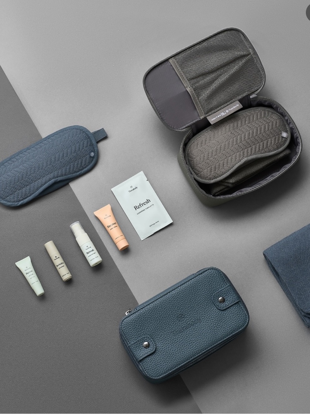 Therabody Premium Textured Travel Amenity pouch  Case - Picture 3 of 9